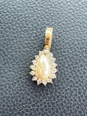 Vintage “Roman” Gold plated Teardrop Pearl Pendant with Halo Crystals